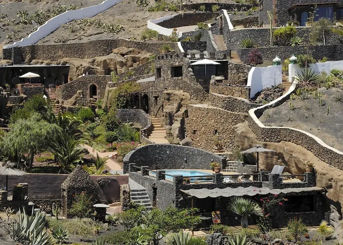 Castillo Lanzarote Villa Bailey - Luxury Villa - Pet Friendly With Heated Pool
