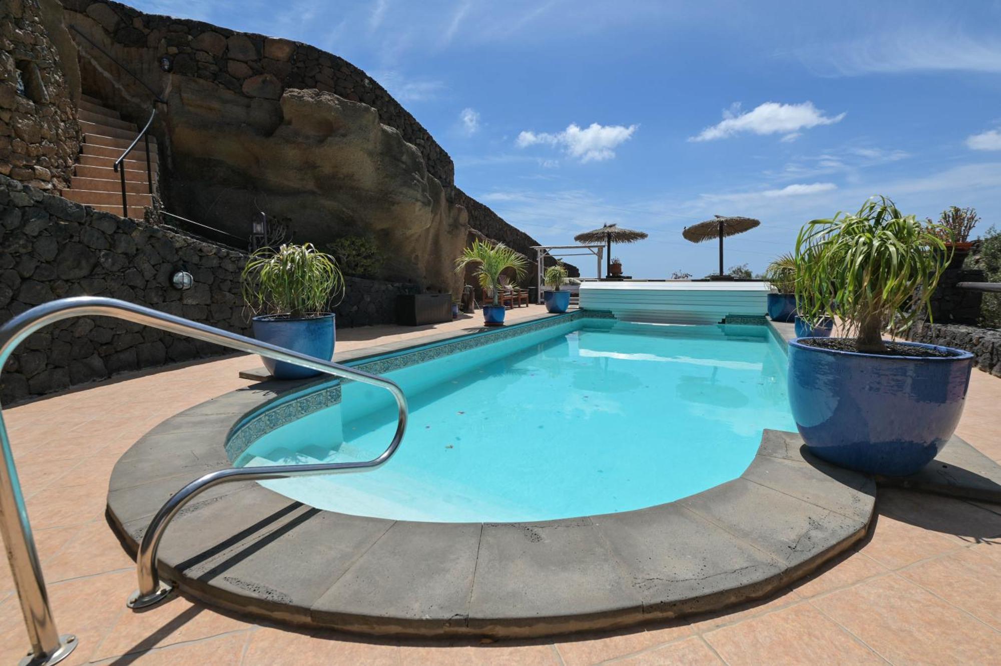 Holiday home Castillo Lanzarote Bailey - Luxury - Pet Friendly With Heated Pool