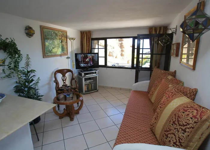 Castillo Lanzarote Villa Bailey - Luxury Villa - Pet Friendly With Heated Pool