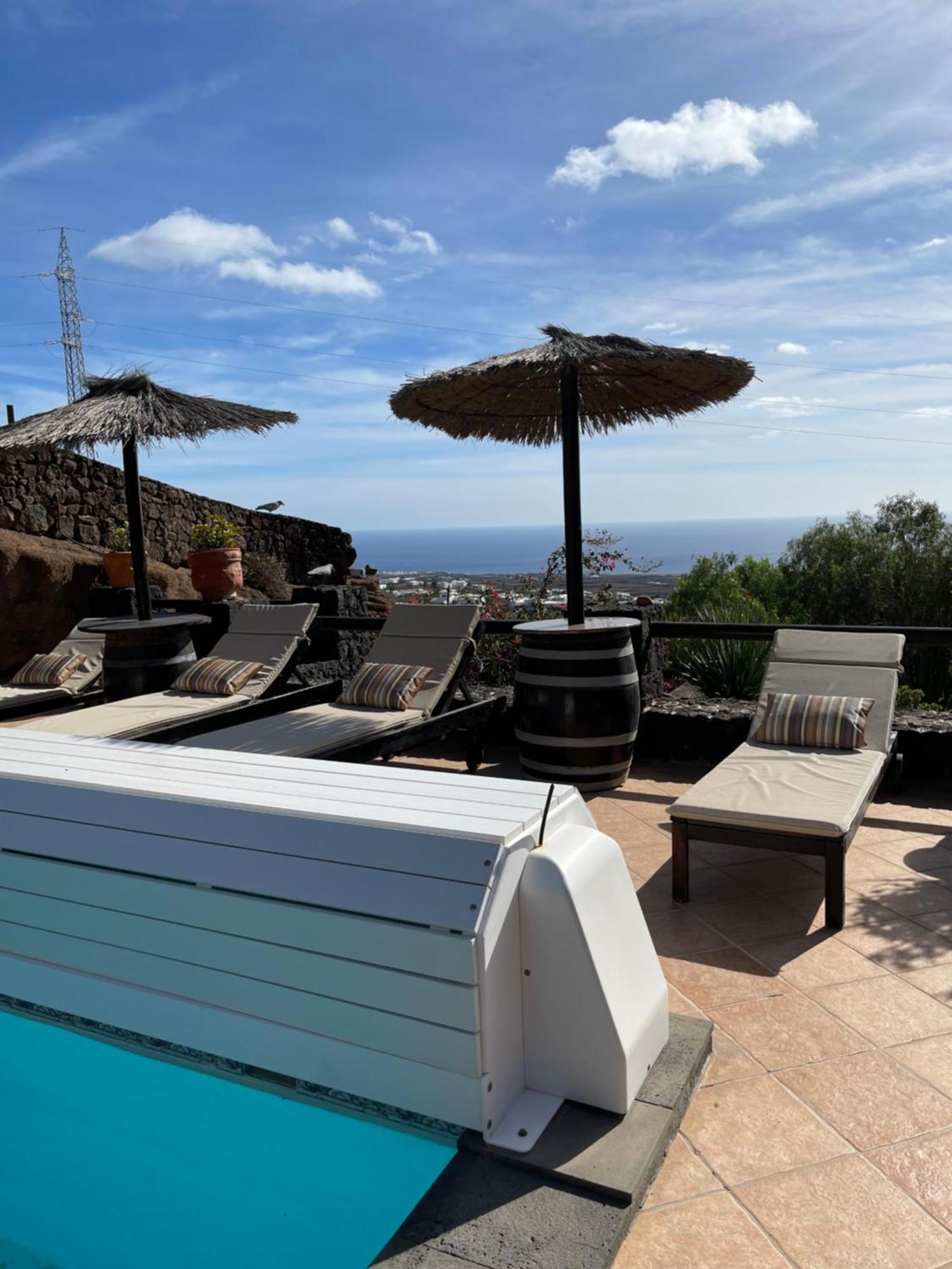 Castillo Lanzarote Bailey - Luxury - Pet Friendly With Heated Pool Hébergement de vacances